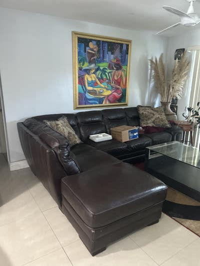 2 rooms for rent pool available  Main Photo