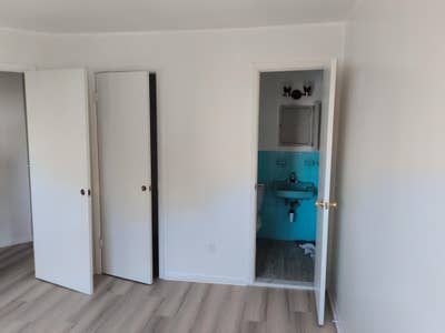Rooms in Maspeth  Main Photo