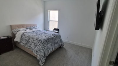 2 Rooms for rent in Gorgeous 2 Story home Main Photo