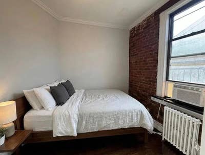 #1115 Gut renovated 2 bed/1 bath apartment in the  Main Photo