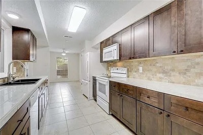Excellent pad in Austin Main Photo