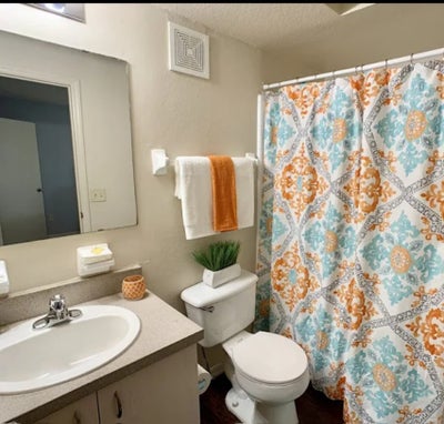 Room for Rent Main Photo
