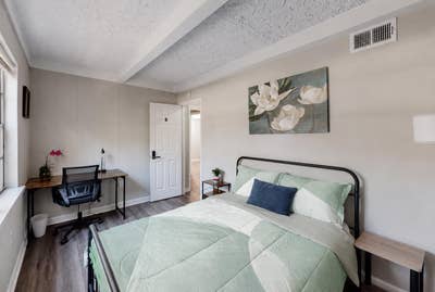 🚨Largest Room Available🚨 Stunning Newly Renovate Main Photo