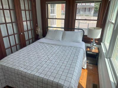 Spacious Room 4 Rent Utilities Included Great Com Main Photo
