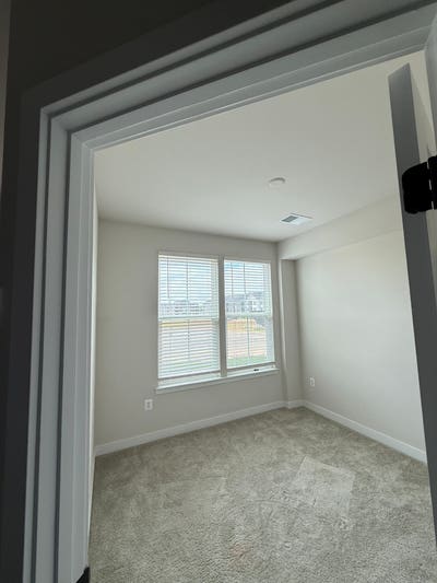 Spacious _Bedroom Home_Private Basement Rental Main Photo