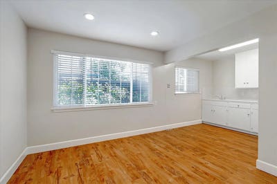 Meticulously maintained & remodeled apartment Main Photo