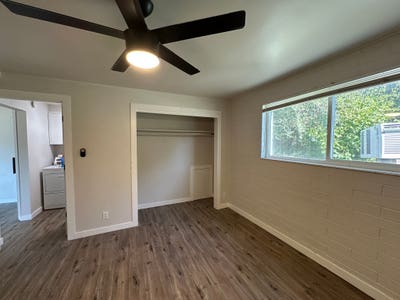 1 Bedroom Cozy Lower Unit in 4Plex on Redondo Aven Main Photo