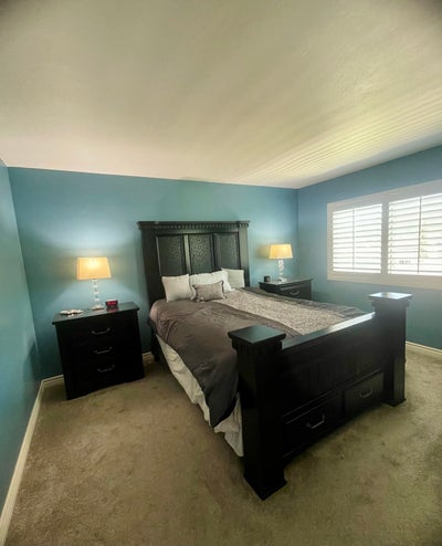 Spacious Bedroom in A Great Neighborhood  Main Photo
