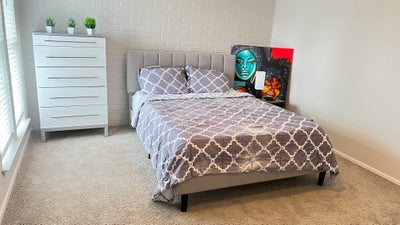 Private Room with private bathroom & all utilities Main Photo