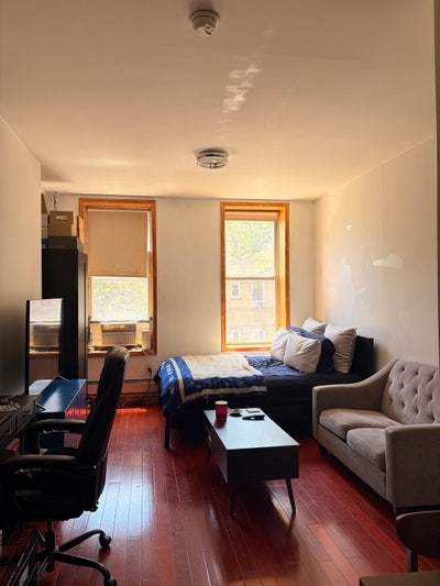 Studio-style Bedroom w/ Private Bathroom (Irving) Main Photo