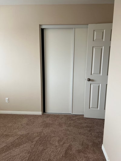Nice and Clean Room for Rent  Main Photo
