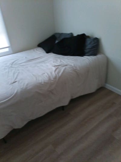 One bedroom for rent  Main Photo