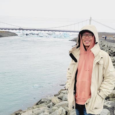 Professional Male seeks a small or large room Main Photo