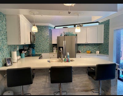 Peaceful, Clean & Respectful Home Now Available!! Main Photo