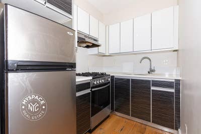 #1122     Well-Priced Rooms in Bed-Stuy Main Photo