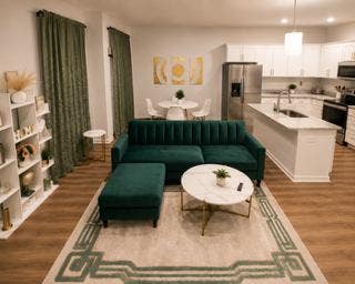 Gorgeous abode in Charlotte Main Photo