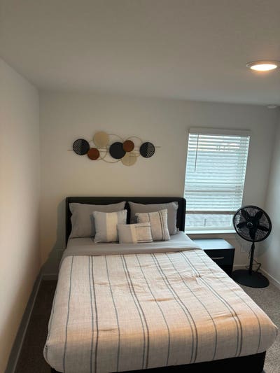 A Furnished room for rent in a 4 BR House Main Photo