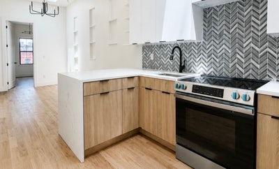 Private bath! AC, renovated apartment  Main Photo