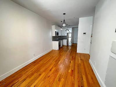 Renovated duplex full apartment available July 1 Main Photo