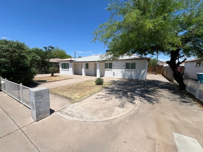 4 Bed/2 Bath House with Rooms Available Main Photo