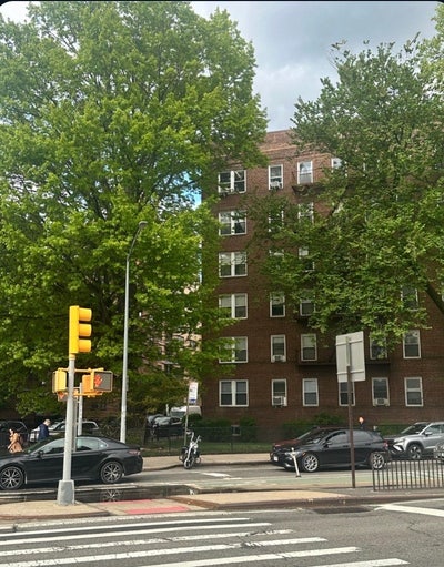 Big apartment in Forest Hills Main Photo
