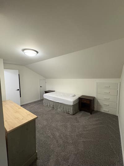 2 Upstairs Rooms For Rent Main Photo