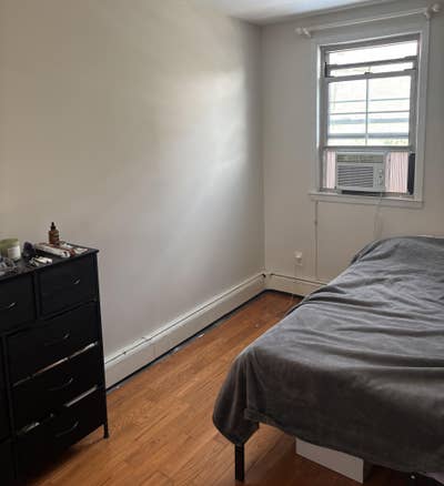 Unfurnished Room for Rent-2 bed/1 bath-Female only Main Photo