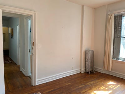 Unfurnished room for rent Main Photo