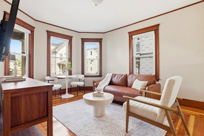 Somerville - Cozy 4 bdr/2bth unit by Roomrs Main Photo