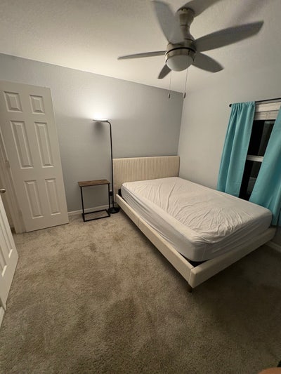Looking for roommate asap Main Photo