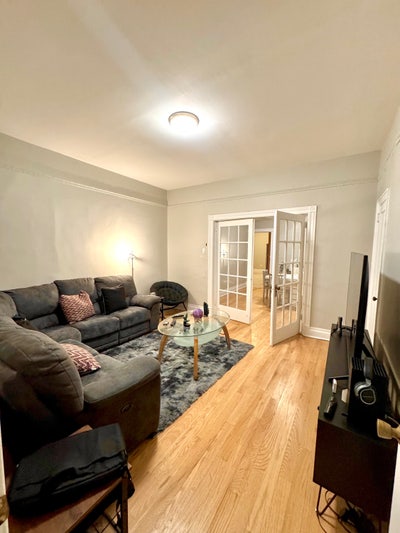 LARGE room available in Astoria. Very Quiet Area Main Photo