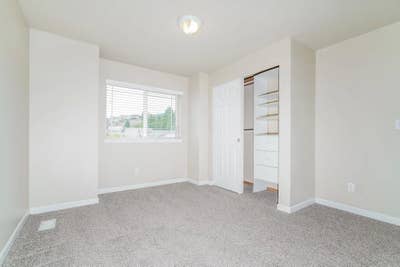 Very beautiful and spacious 4 big rooms  Main Photo