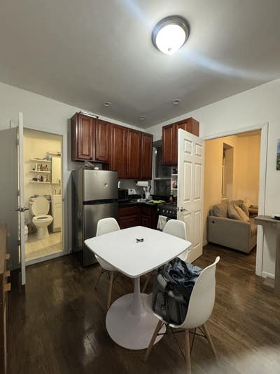 Looking for a girl roommate 1year lease UES Main Photo