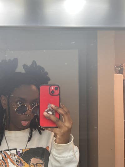 Professional Female seeks a small or large room Main Photo