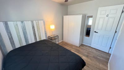 Month to Month Private BedroomFurnishedUtilities  Main Photo