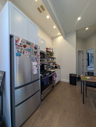 Private bath // AC // dishwasher // laundry Main Photo