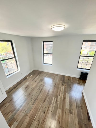 565 w 162 st Corner room available and $1000 Room  Main Photo