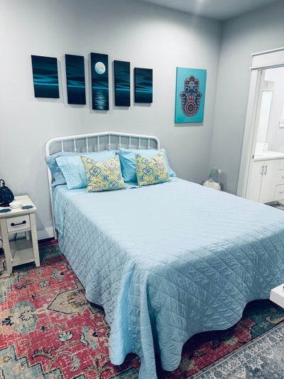 🏠 Private 1st-Fl Suite + Bath + Parking Near UH Main Photo