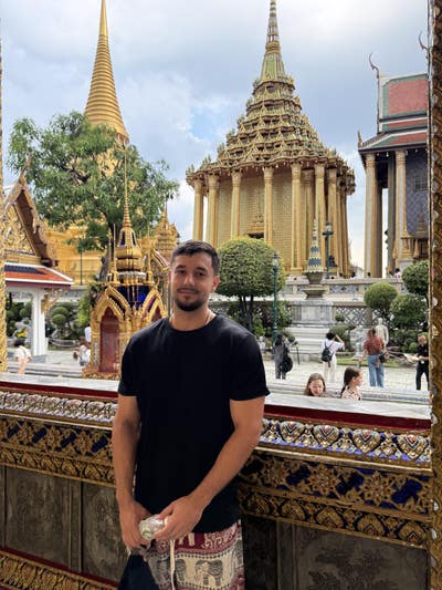 Looking for a room for rent Main Photo