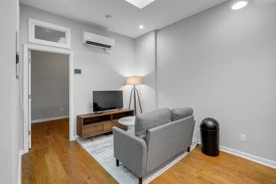 Room in Upper East Side on a flexible lease Main Photo