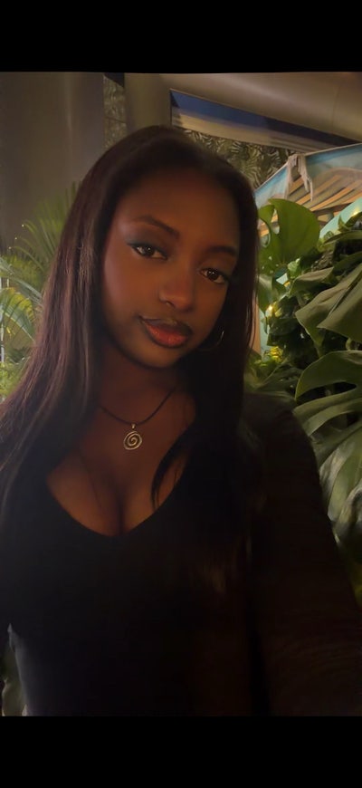 Hello! I am 23 years old looking for a roomma... Main Photo