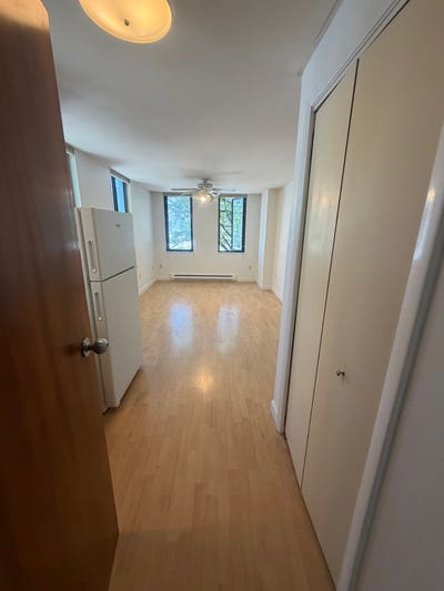 Charming 1 Bedroom in the Heart of Historic Warren Main Photo