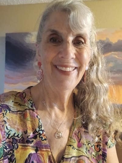 Fun, Quiet 55+ Professional Looking for Nice Place Main Photo