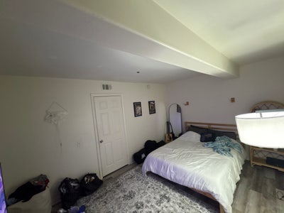 Seeking roommate at the Oxnard Shores  Main Photo