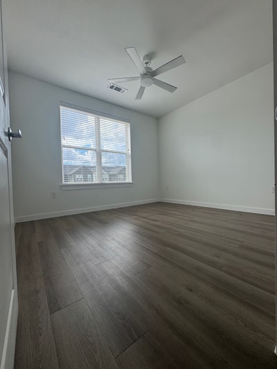 East Austin/Manor 830$ a month - Available now Main Photo