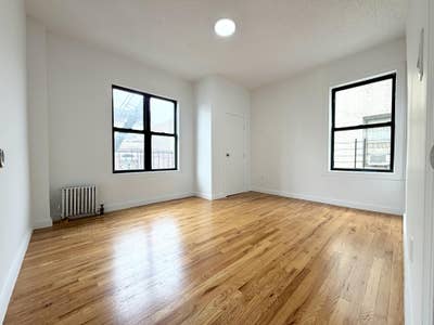 🔥 Bright Renovated 4BR with Large Bedrooms 🔥  Main Photo