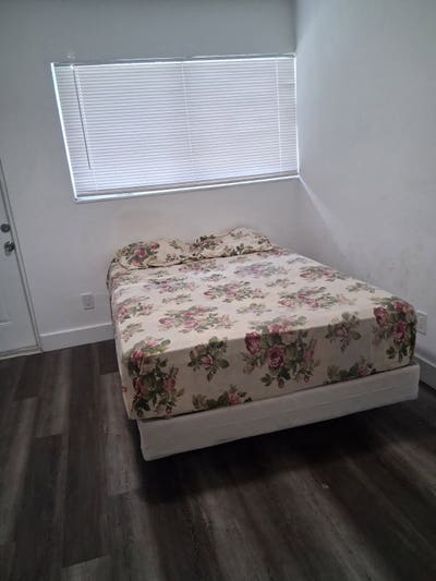 Looking to Rent to a Roommate Main Photo