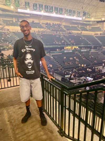26 year old looking for roommate in Edgewater area Main Photo