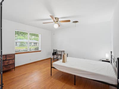 Hurst Furnished Rooms: Bills Included Main Photo