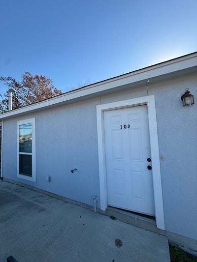     Modern 2 Bed, 2 Bath Apartment Available Now Main Photo